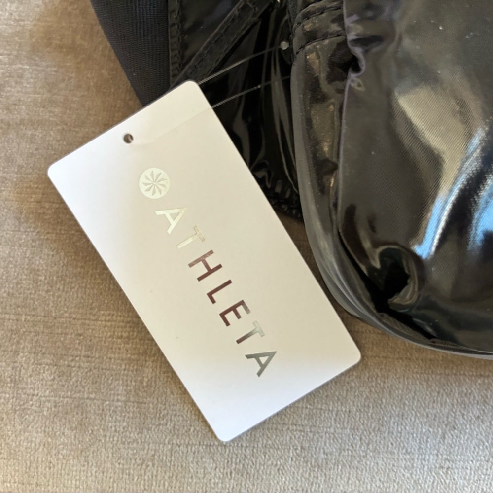 Athleta Bag NWT All About Shine Puff Large Belt Bag 🖤✔️ - Picture 6 of 12